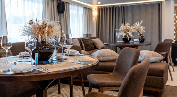 maxim-gorky-ship-restaurant-s.jpg