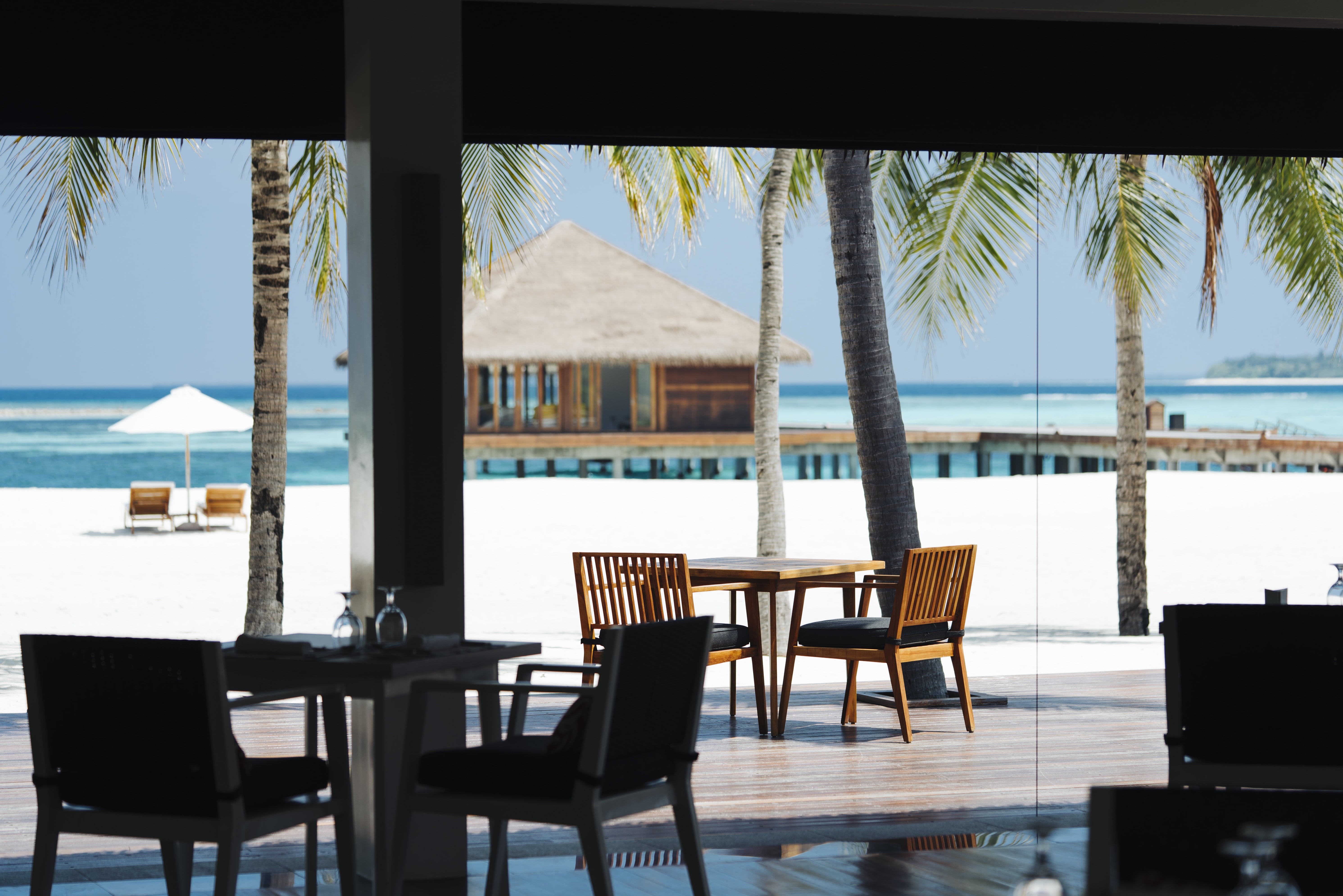 Noku maldives. Мальдивы Кудафунафару. Palm Restaurant Мальдивы. Рестораны a la carte Мальдивы. Orimasvaru.