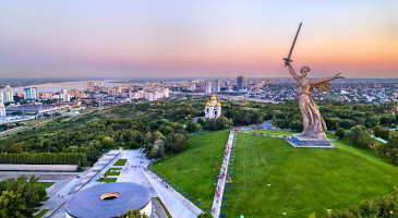 mamayev-kurgan-motherland-calls-statue-commemorating-s-365.jpg