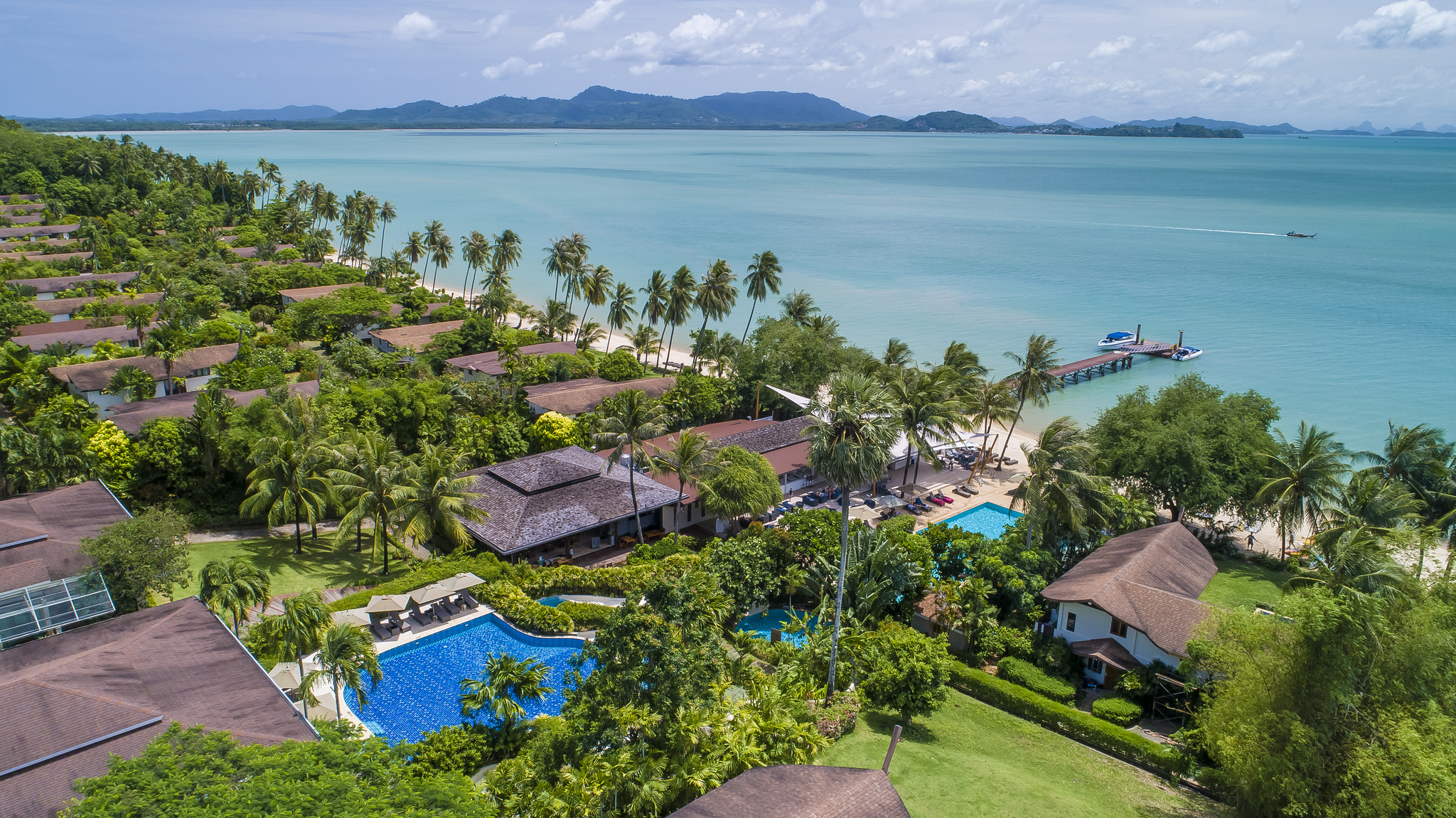 Кокосовый остров пхукет. Коконат Айленд Пхукет. Таиланд the Village Coconut Island. Коконат Виладж Пхукет. The Village Coconut Island 5 остров Мапрао.