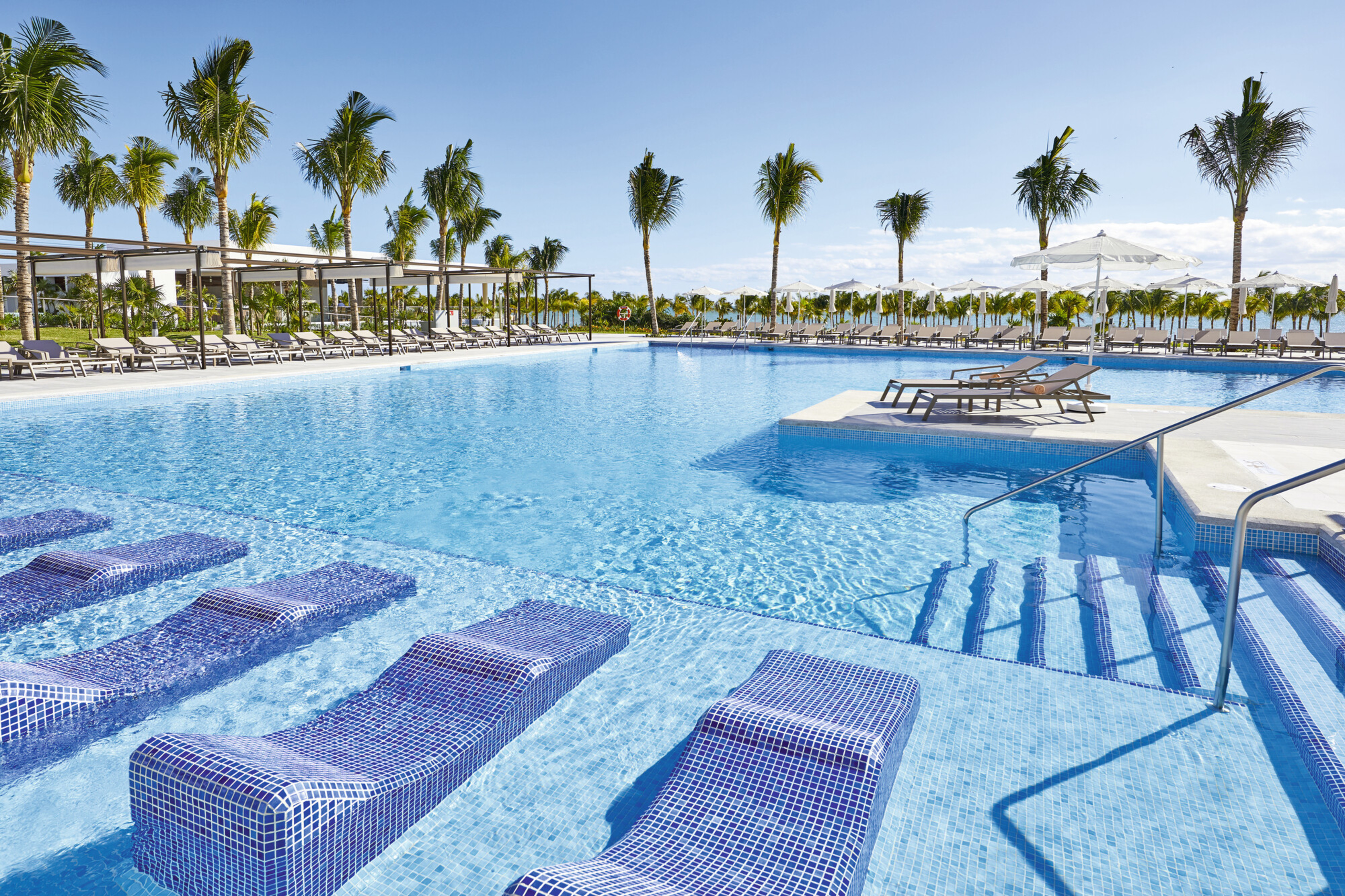 Riu atoll 4 **** (даалу атолл). Riu palace peninsula cancun. Риу дубай отель. Riu dubai beach resort 4*. Отель riu дубай.
