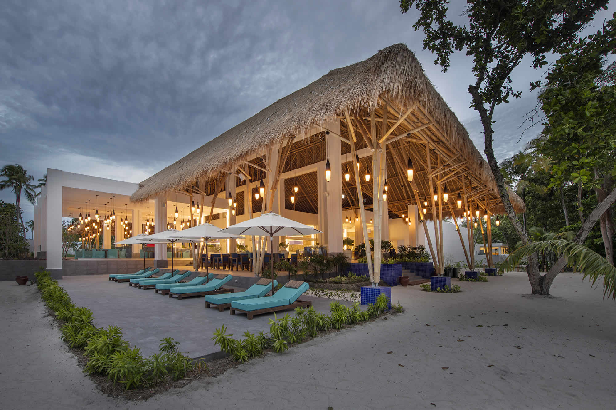 Отель Emerald Maldives Resort Spa 5