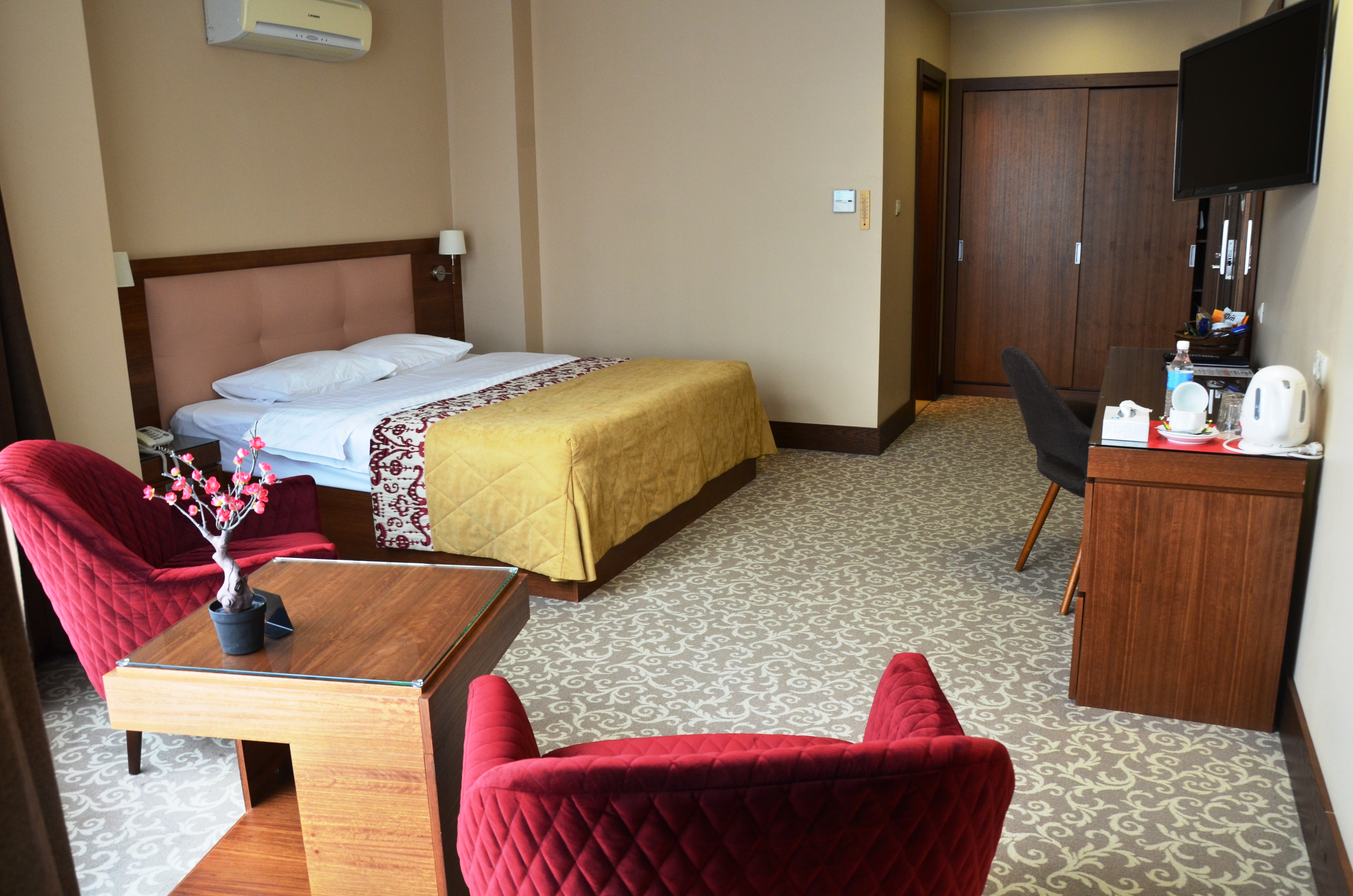 Гостиница Олимпик 4*, Хабаровск, цены от 7000 руб. 101Hotels.com