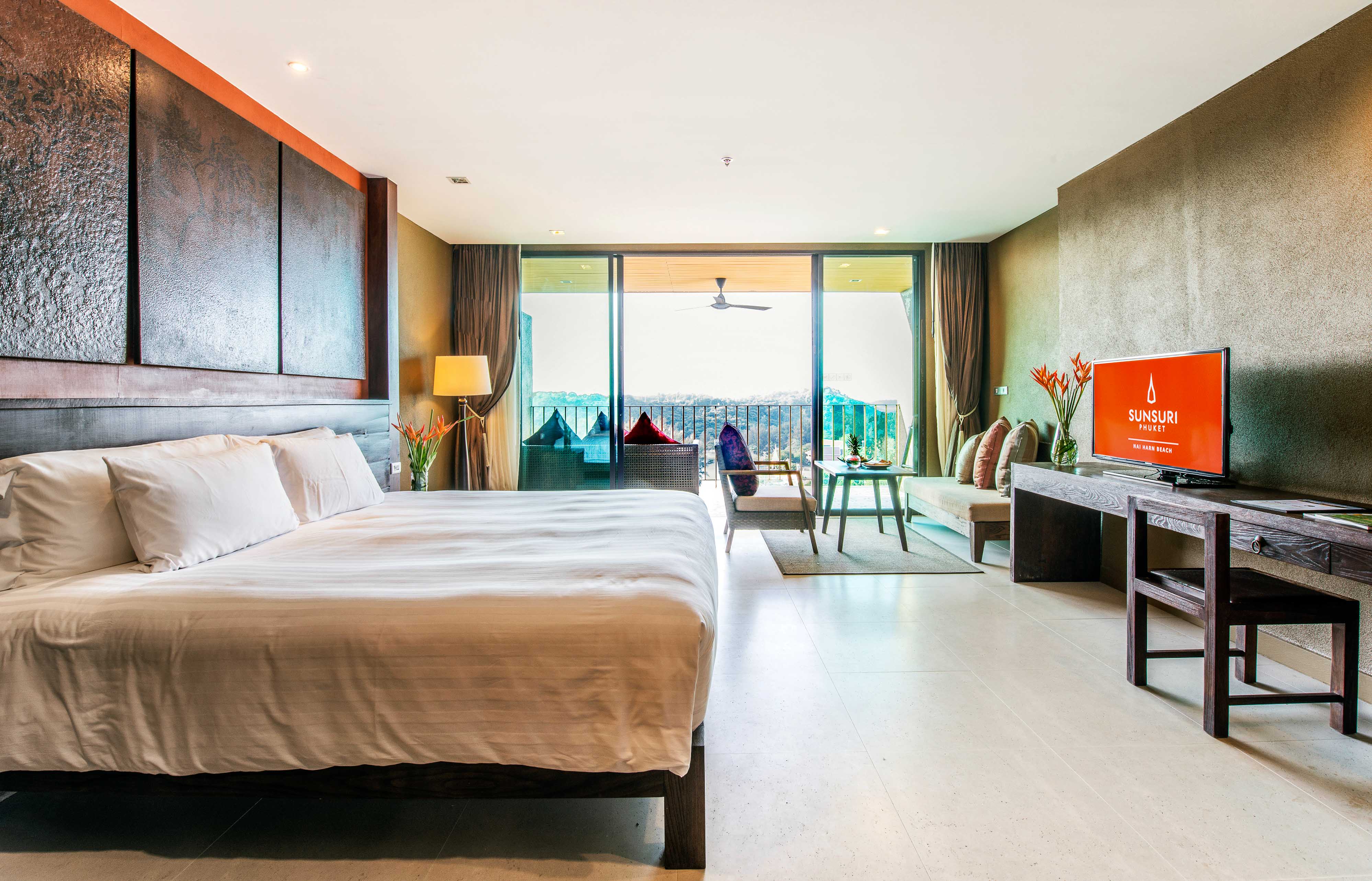 Wyndham grand nai. Sunsuri Phuket 5. Sunsuri Phuket апартаменты. Sunsuri Nai Harn Phuket 5*. Sunsuri Phuket пляж.