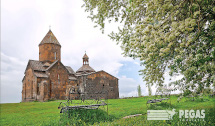 Saghmosavank-s.jpg