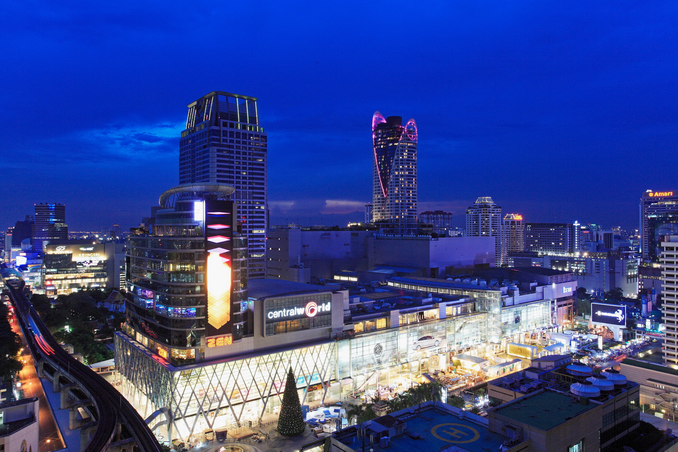 Месяц в бангкоке. Central World Plaza в Бангкоке. CENTRALWORLD Таиланд Бангкок. Центара Гранд Бангкок. Отель Centara Grand at CENTRALWORLD.
