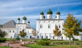 ancient-trinity-cathedral-on-territory-kremlin-astrakjan-s.jpg