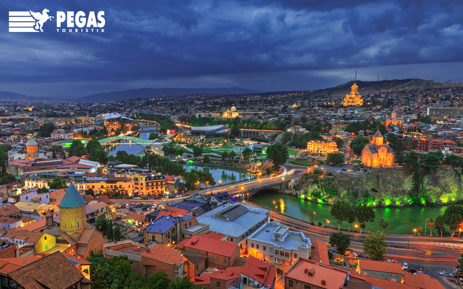 Nhung-Thanh-Pho-Dep-Nhat-The-Gioi-Theo-Travel-%2B-Leisure