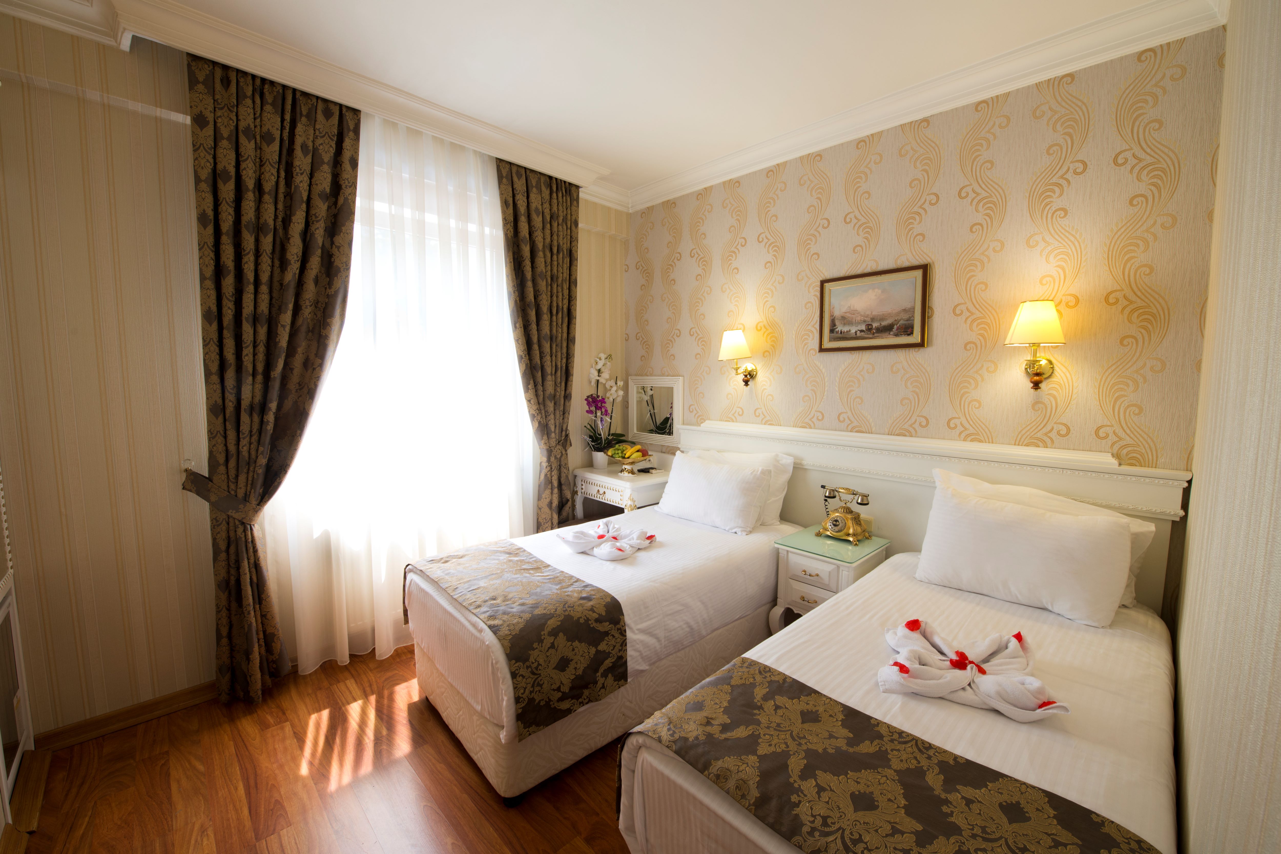 Deluxe golden horn hotel. Отель Golden Horn Стамбул. Deluxe Golden Horn Sultanahmet. Делюкс Голден Хорн Султанахмет отель Стамбул. Golden Horn Sirkeci 4 Турция Стамбул фото.