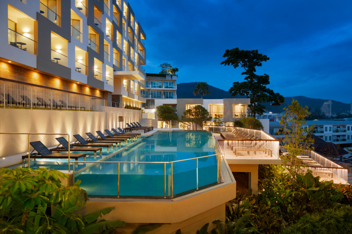 Chana hotel andaman phuket. The Andaman Beach Hotel Phuket. Hyatt Regency Phuket Resort 5*. Chana Phuket Hotel 3*. Ибис Пхукет Патонг.