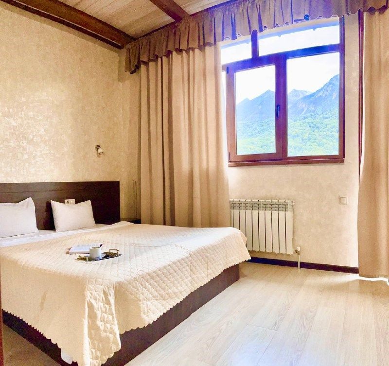 Greek house красная поляна. Greek house заповедная ул 2 п г т красная поляна. Отель грик хаус. Greek house красная поляна. Greek house красная поляна гусь.