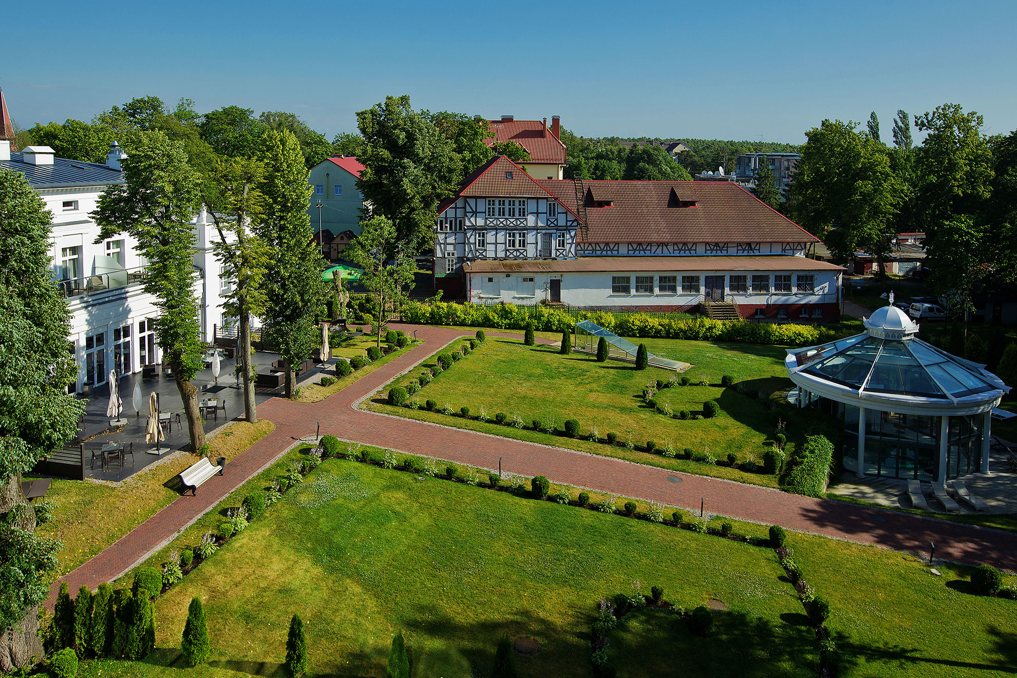 Schloss hotel. Шлосс отель Янтарный. Шлосс отель Калининград Янтарный. Шлосс отель в Янтарном Калининградской области. Поселок Янтарный отель Шлосс.