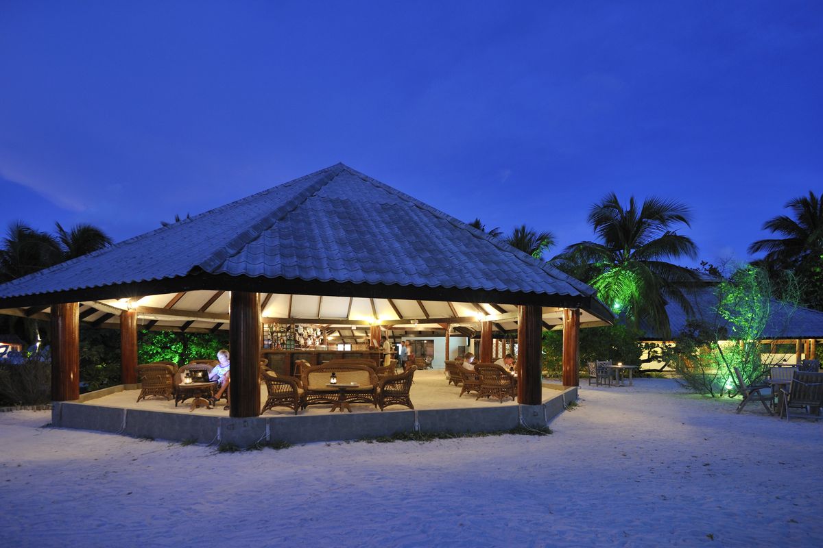 Fun Island Resort Maldives. Фан Айленд Мальдивы. Fihalhohi Island Resort 3* Мальдивы, Мальдивы. Отель Мальдивы fun Island Resort фото. Fun island