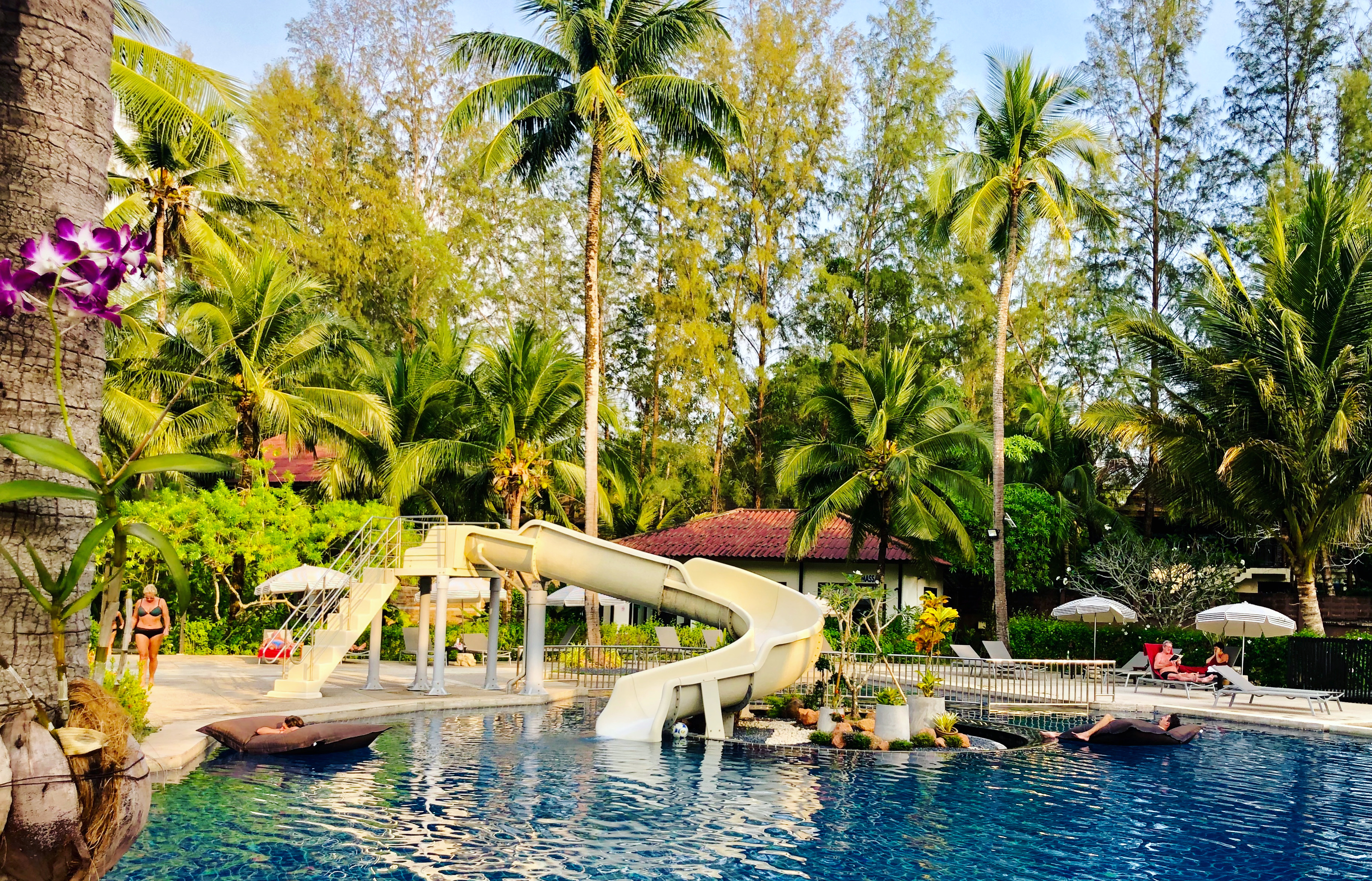 Apsara beachfront resort villa 4. Palm Galleria Resort. Kantary Beach Khao Lak.