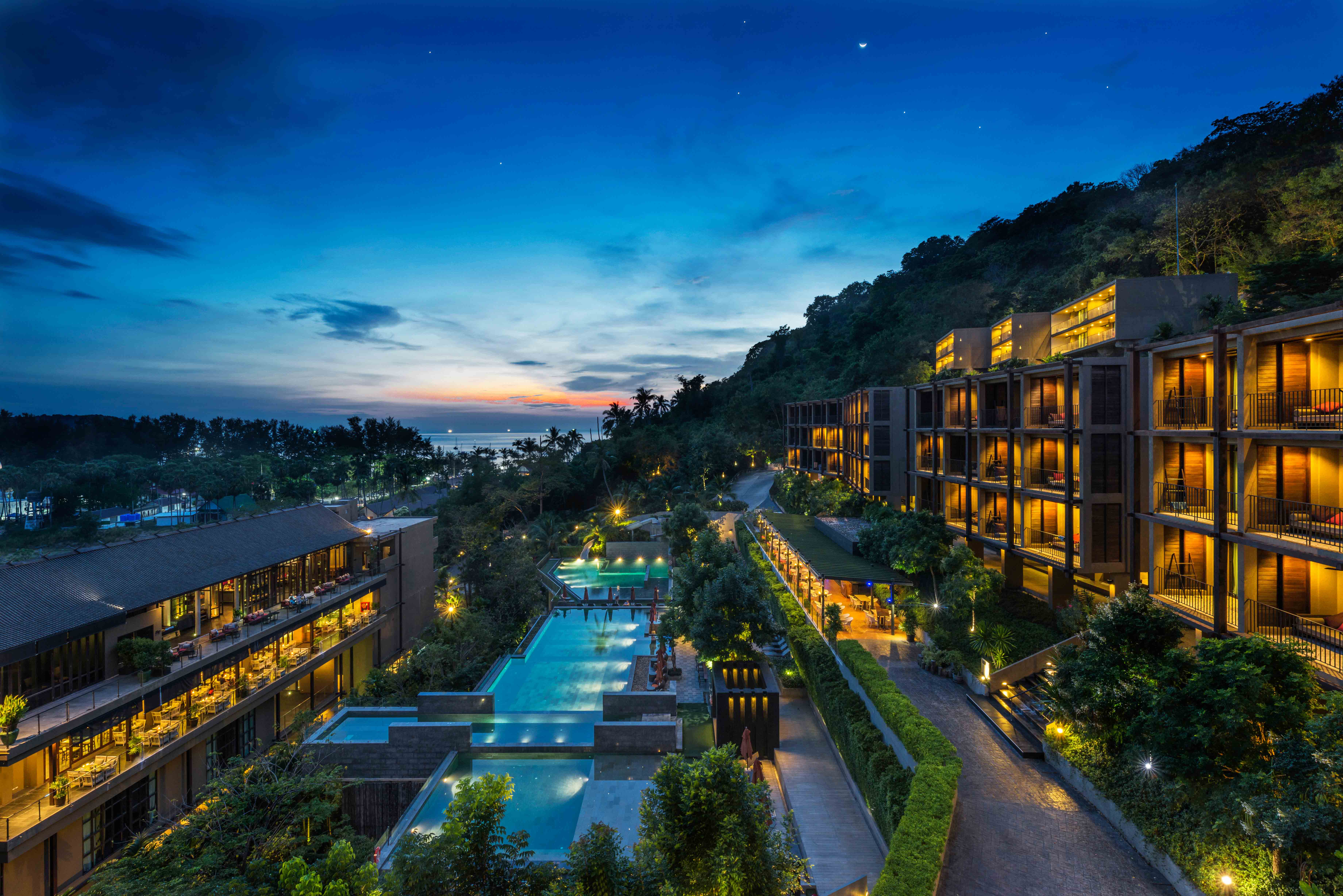 Marin phuket. Отель Sunsuri Phuket. Тайланд Sunsuri Phuket. Sunsuri Phuket 5 най Харн. Sunsuri Phuket апартаменты.