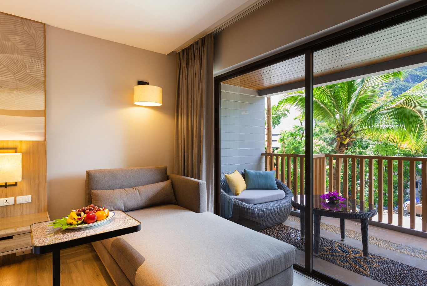 Holiday inn resort krabi ao nang beach. Отель ibis Styles Krabi Aonang. Ibis Styles Krabi ao nang 3*. Wake up Aonang, Краби, 3. Glow ao nang Krabi 4*.