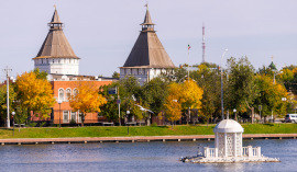 Astrakhan-pond-Swan-Lake-s.jpg