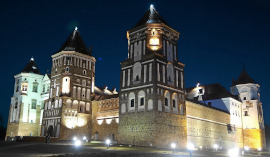 Мирский Замок вечером