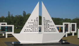 011-Krasny-bereg-memorial-s.jpg