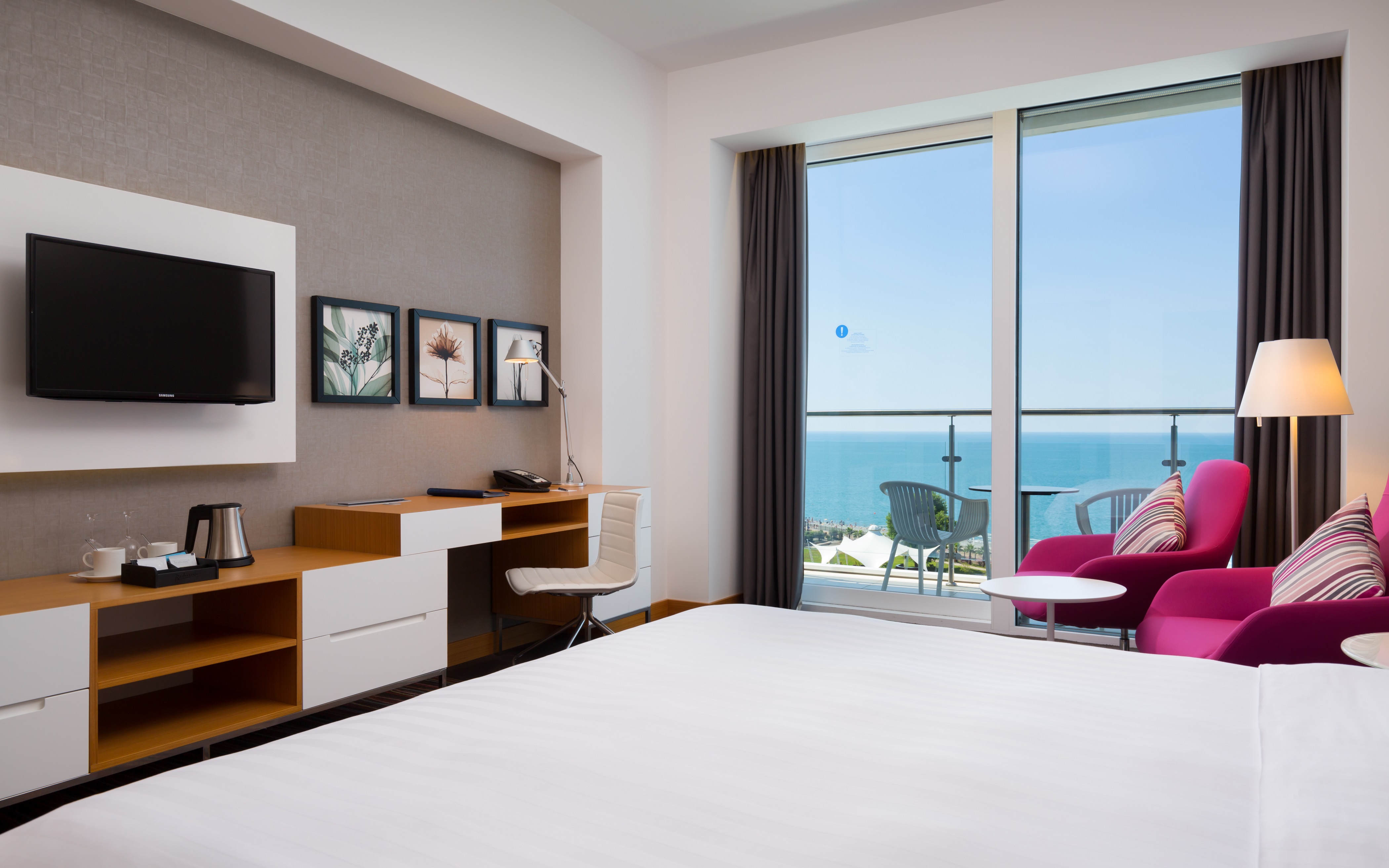 Сочи тв. Radisson collection Paradise Resort & Spa 5*. Radisson collection Paradise Resort & Spa, Sochi 5*. Рэдиссон коллекшн Супериор номер Сочи. Рэдиссон Блю Адлер Супериор с видом на море.