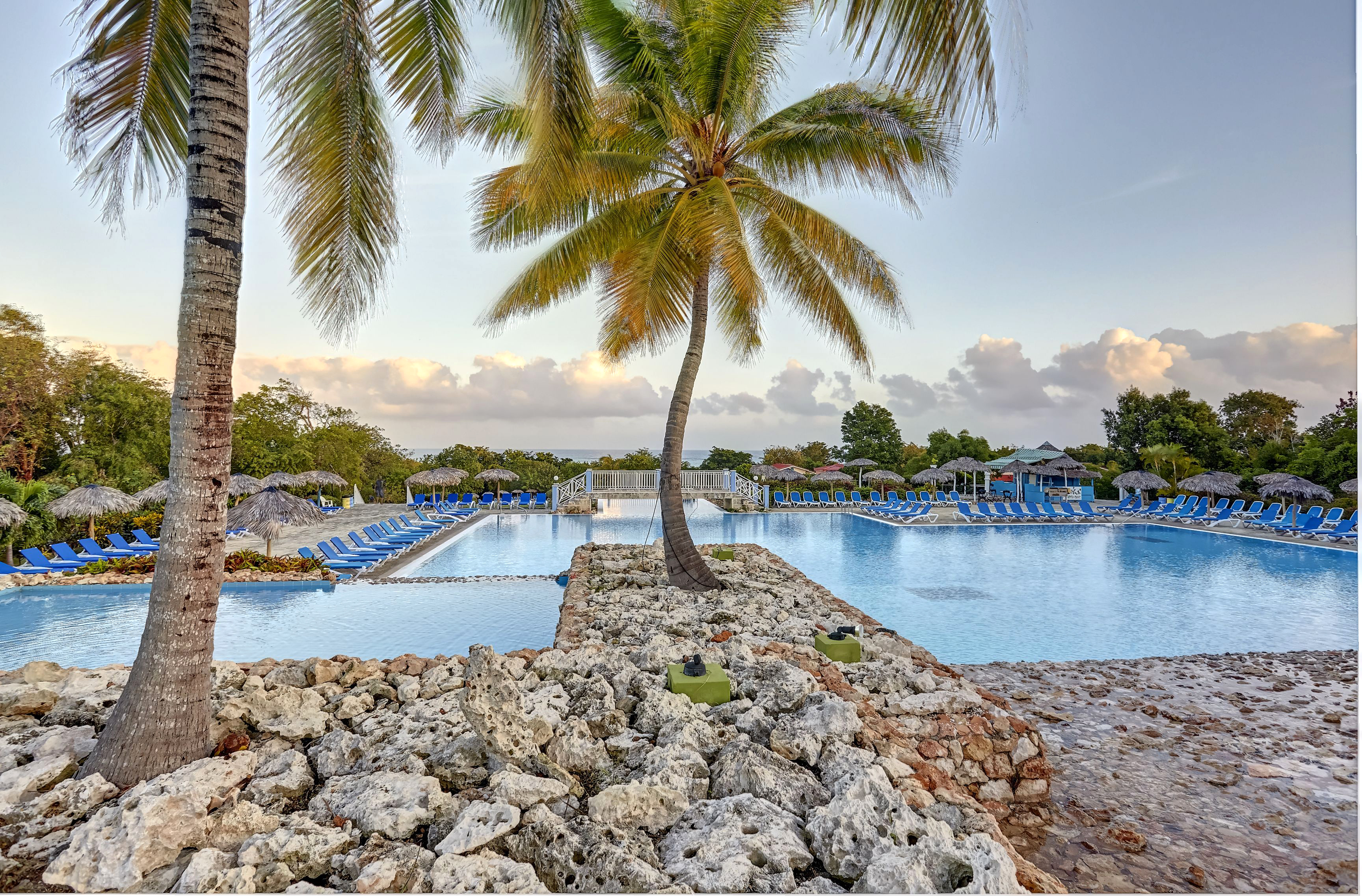 Memories beach resort. Меморис Холгуин. Ольгин Меморис. Memories Holguin Beach Resort. Меморис Варадеро Меморис Ольгина.