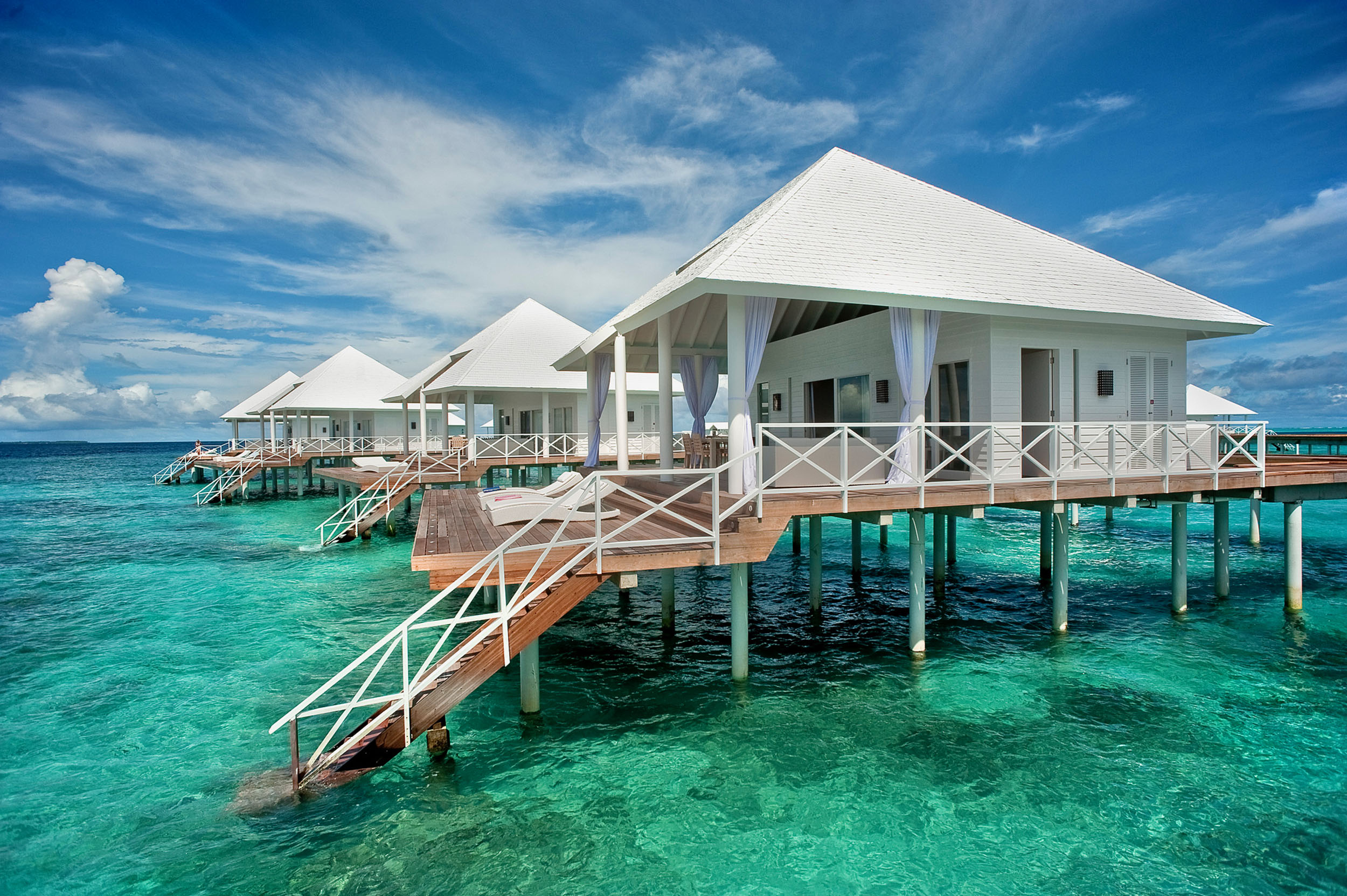 Красивые отели на море. Мальдивы Ватер вилла. Water Villa Мальдивы. Бунгало Исланд Резорт. Мальдивы Резорт.