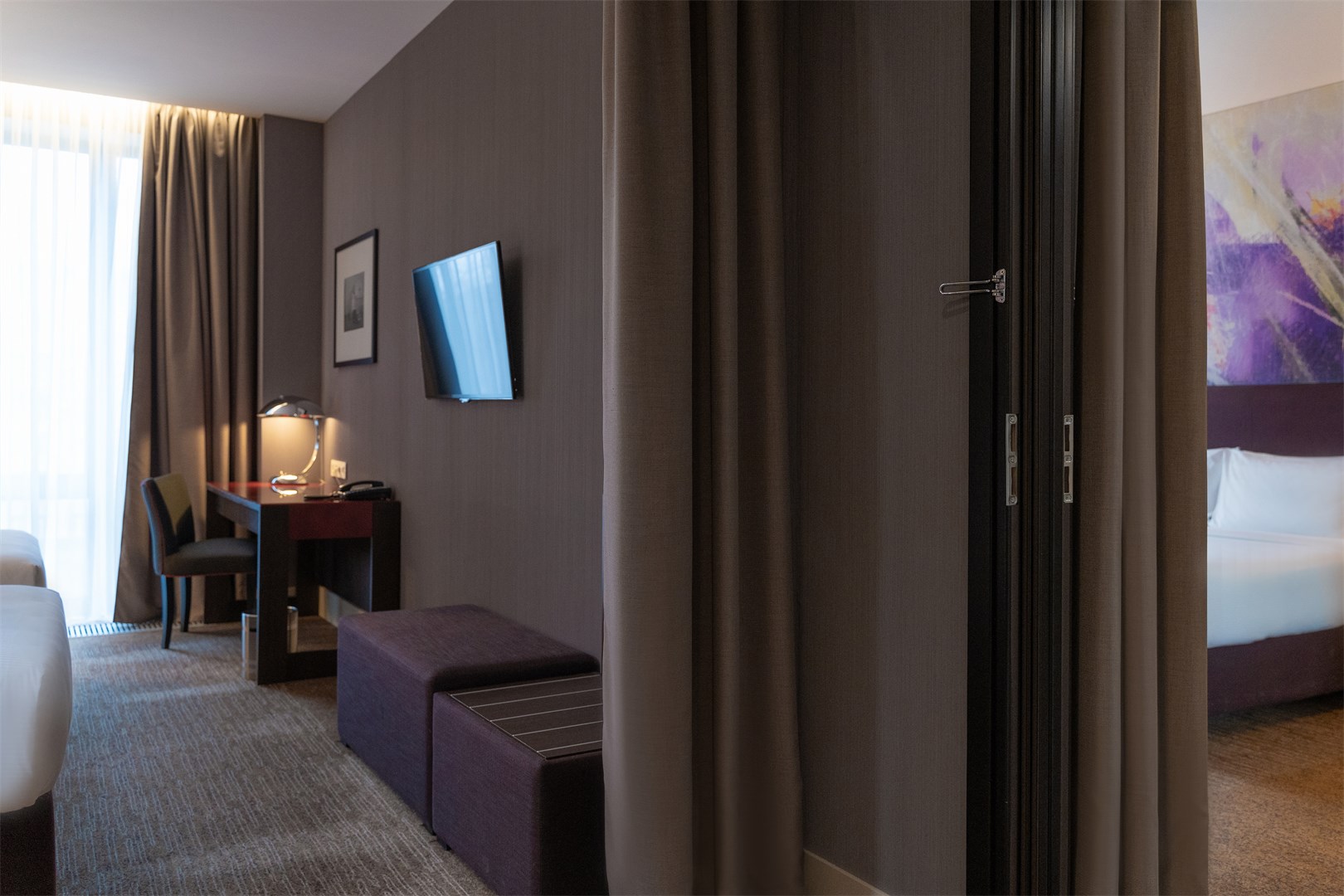 Connection rooms