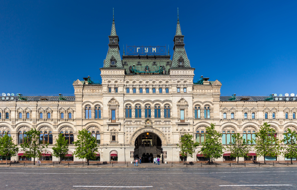 Верхние торговые ряды на красной площади в москве построены по проекту архитектора