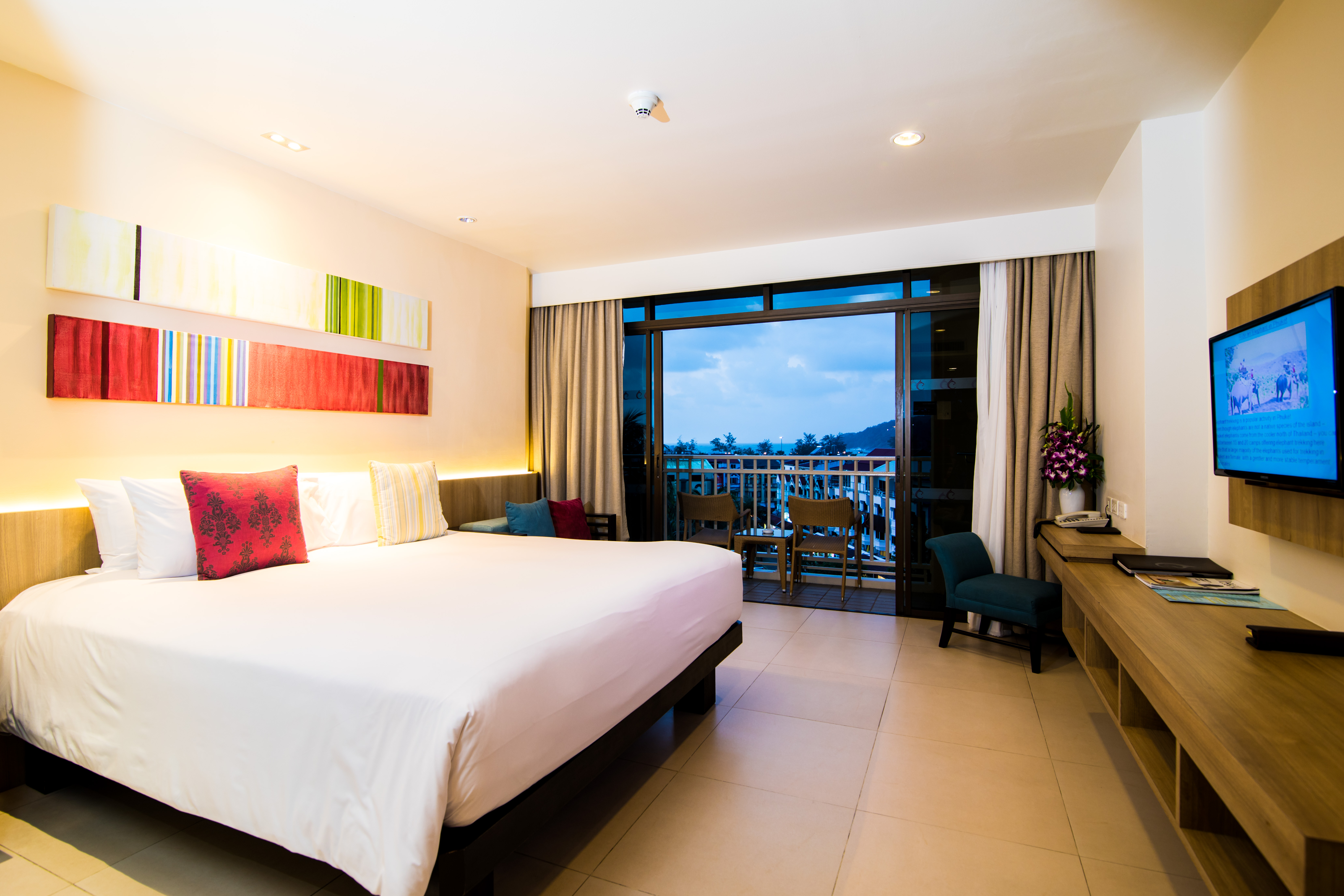 Centara phuket. Сентара Карон Пхукет. Карон Резорт Пхукет. Centara Karon Beach Resort Phuket. Centara Karon Resort 4*.