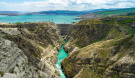 Lake-of-sulak-dam-Dagestan-s.jpg
