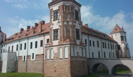 016-mirsky-castle-s.jpg