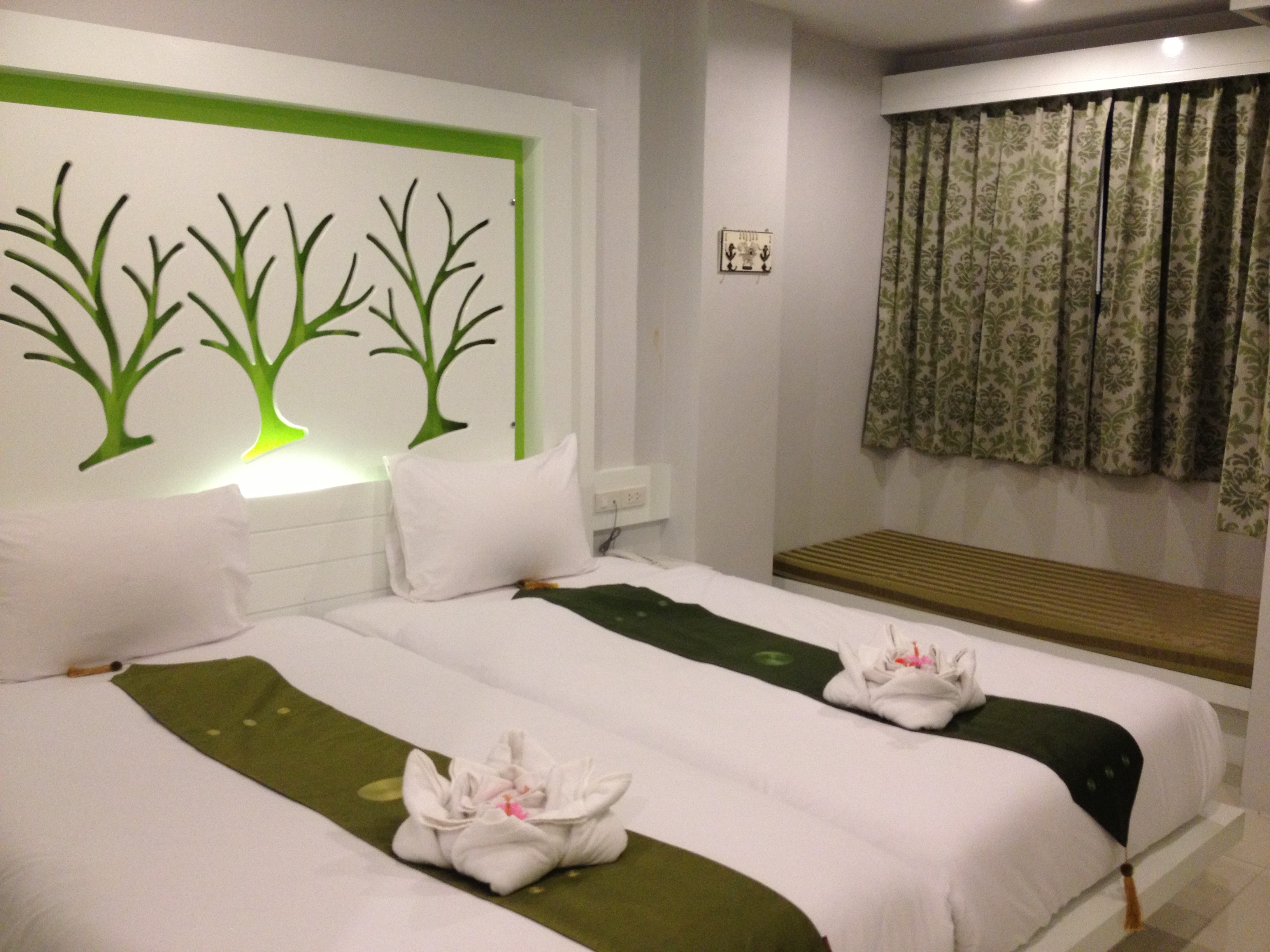 Icheck inn darisa tropicana hills patong. The Silk Hill Patong 3*. Казжол Алматы гостиница. Отель Silk Hill Пхукет. Silk Hill Hotel 3* Патонг, Пхукет.