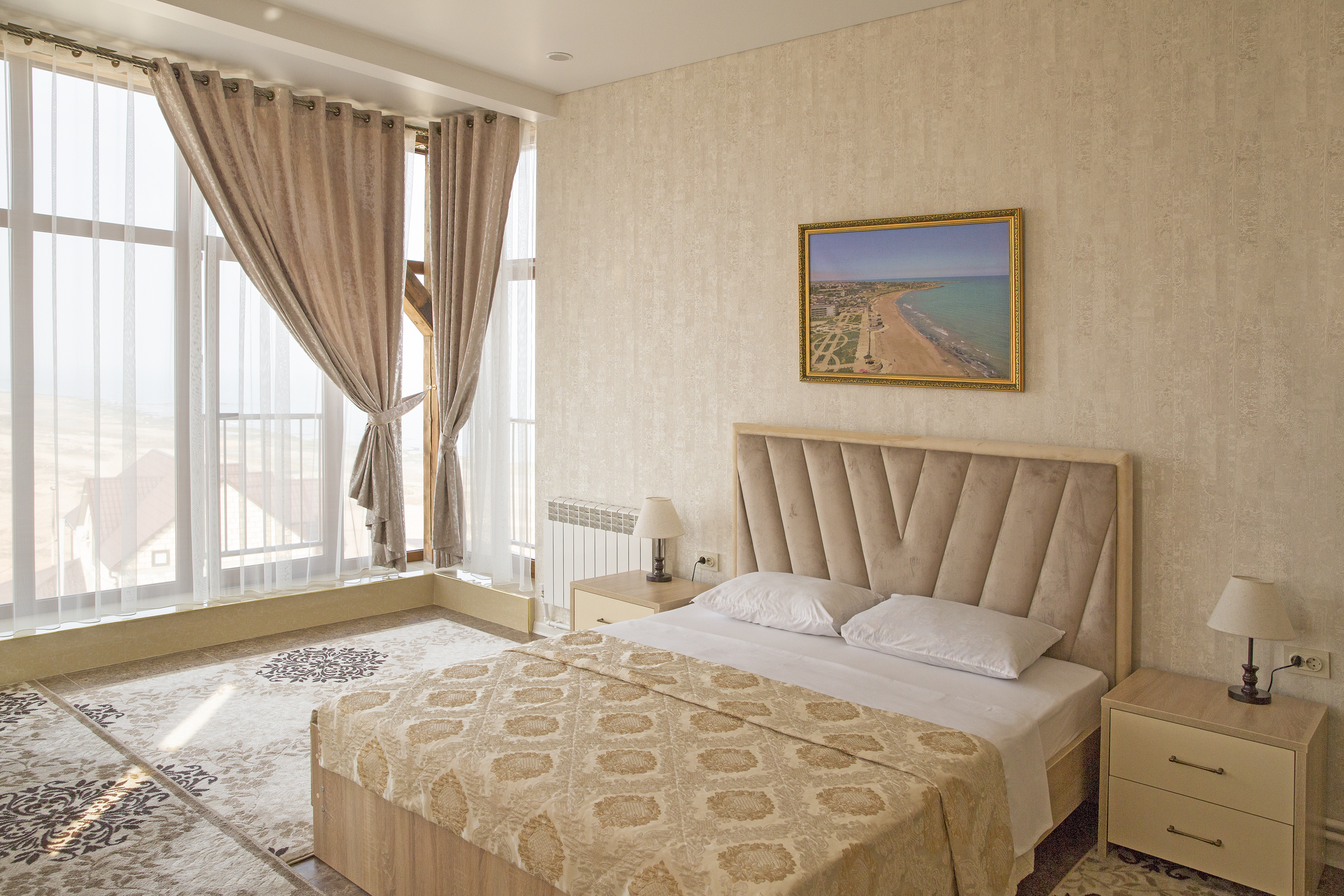 Royal hotel 2. Royal Hotel Spa Дербент. Дагестан отели. Отели в Дагестане с видом. Отель Мелия Family Лазаревское.