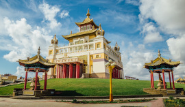 Buddhist-temple-Elista-Kalmykia-s.jpg