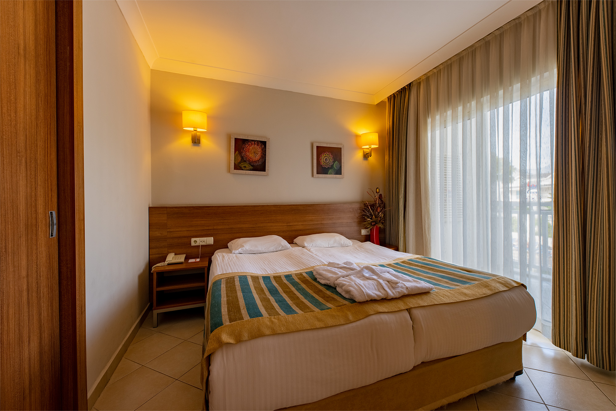 Viking park hotel отзывы. Викинг апарт отель Кемер. Викинг сьют отель Кемер. Kemer Турция Viking Hotel. Викинг отель Кемер 3 звезды.