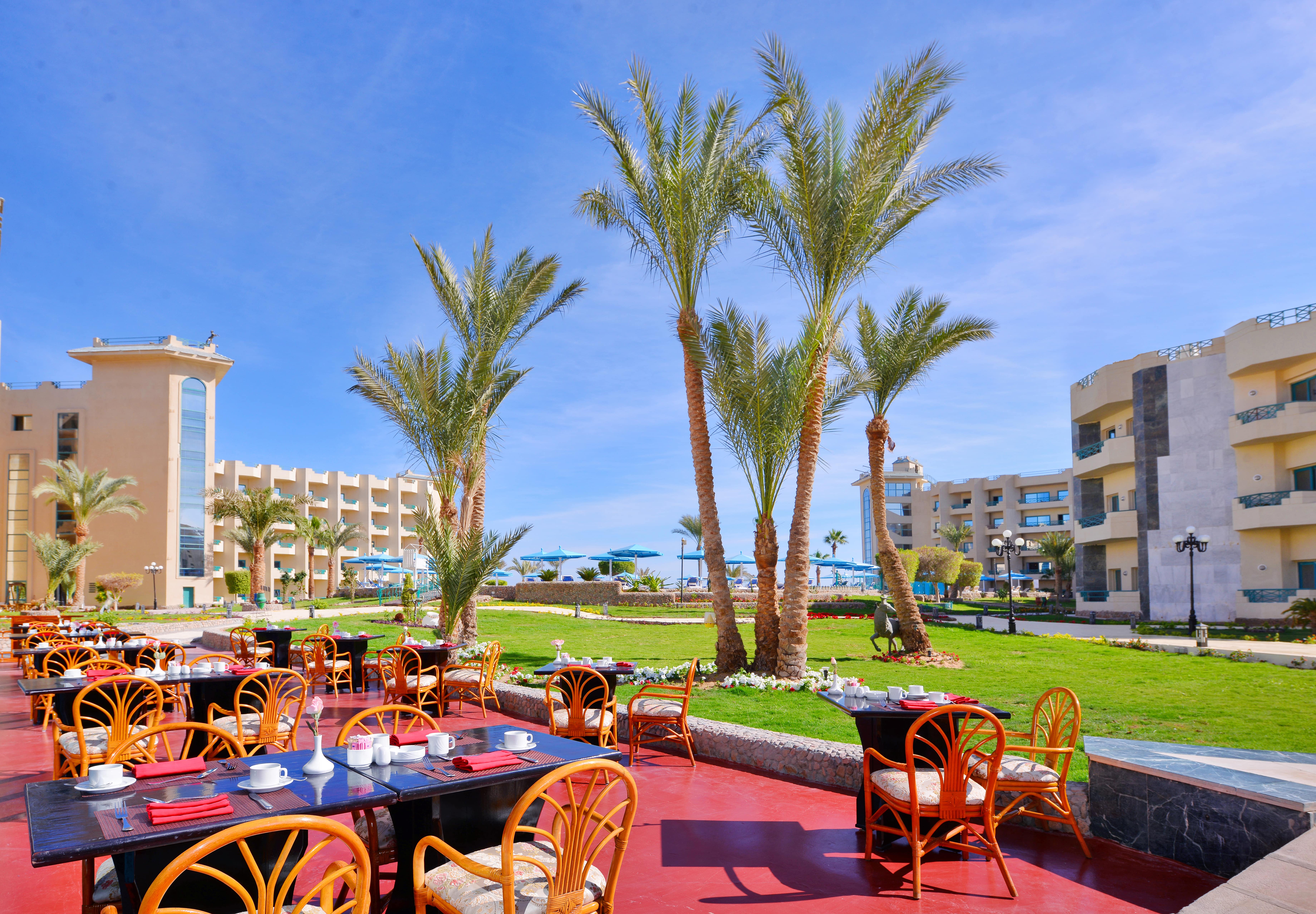 Серри хургада. Hotelux Marina Beach Resort Хургада. Египет Хургада Гранд Горизонт. Хургада Египет Гранд отель 4 звезды.