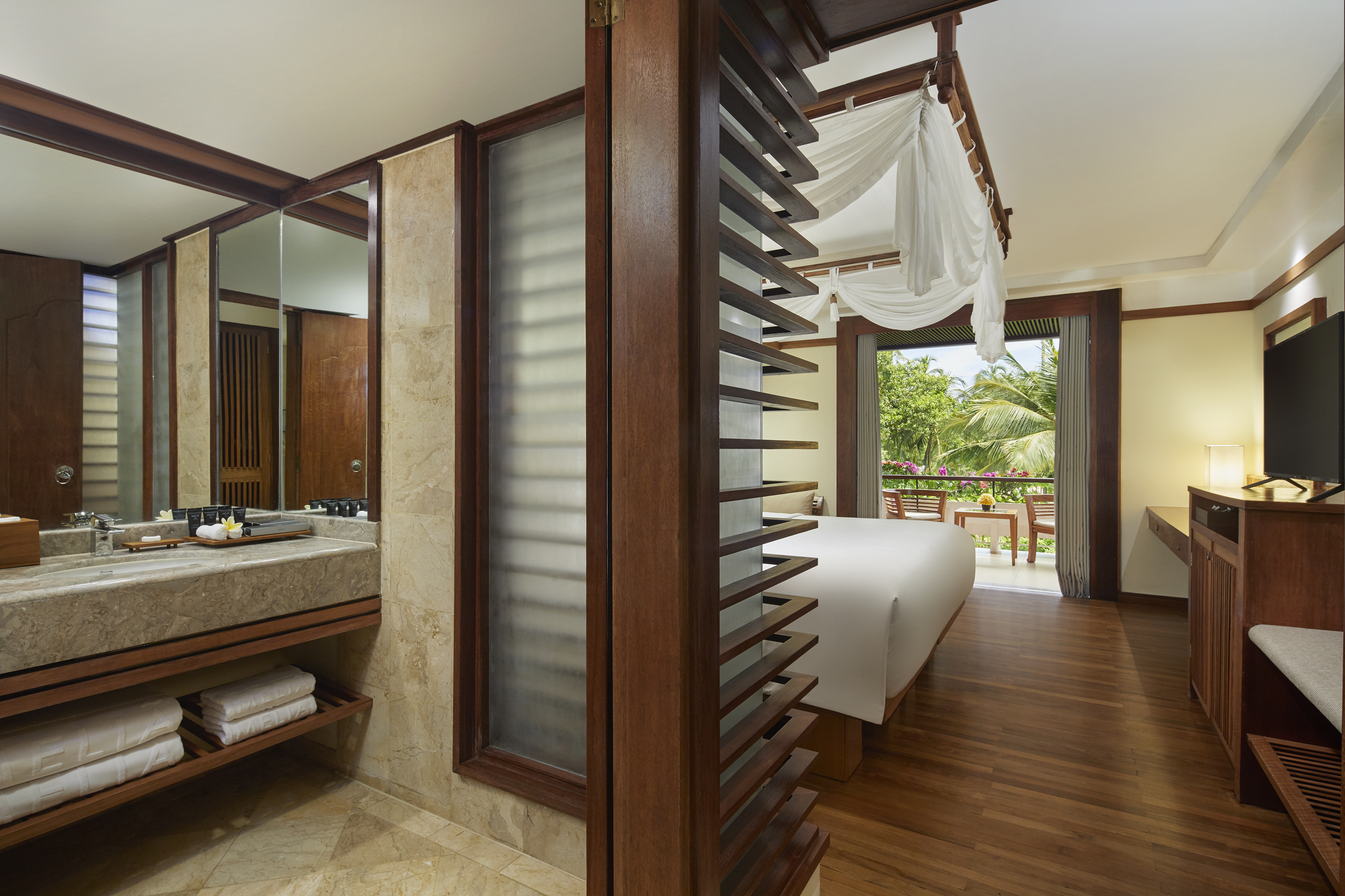 Melia bali villas spa resort 5. Мелиа Бали отель. Melia Bali 5*. Melia Bali 5 Нуса Дуа номера.