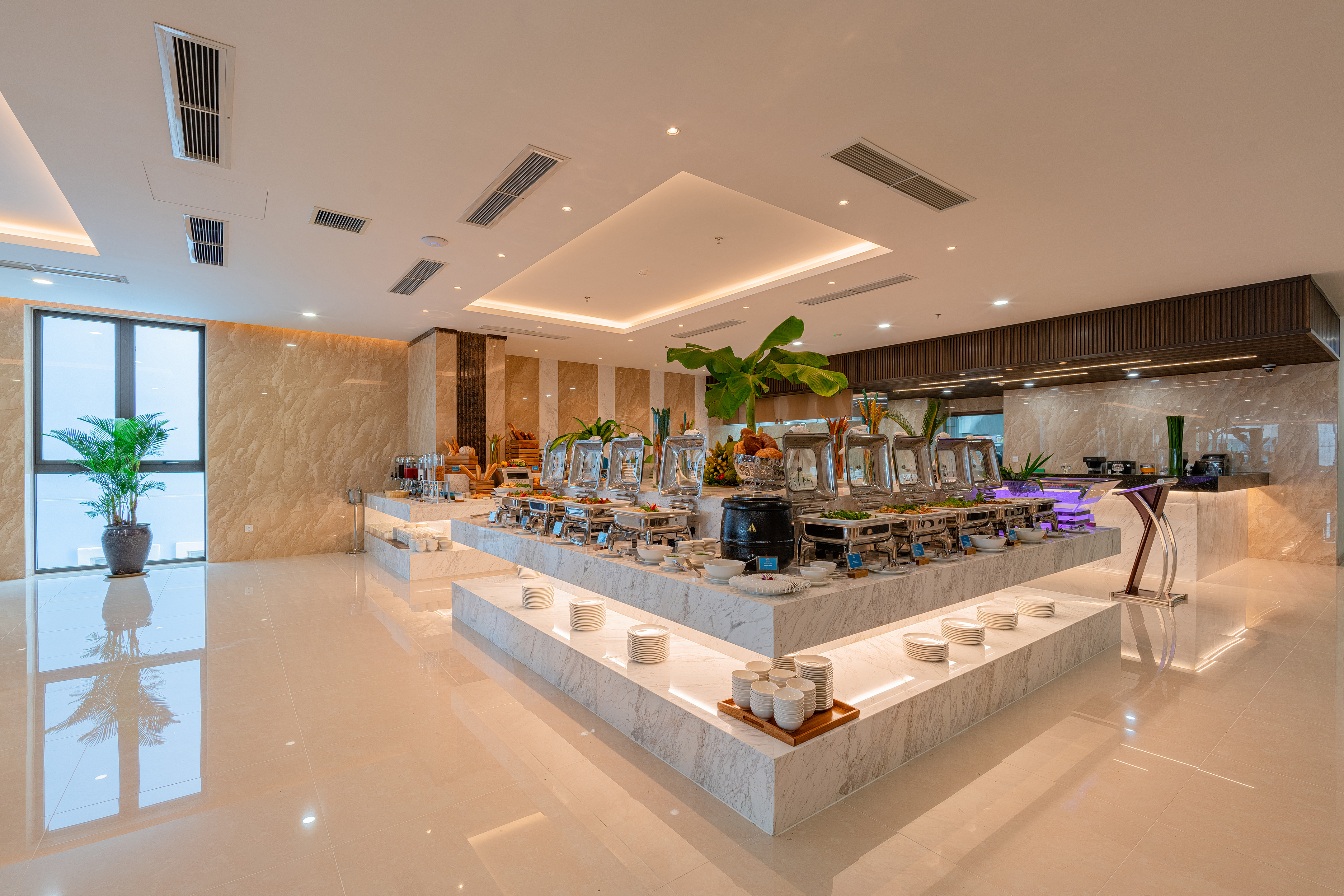 Gonsala Hotel nha trang. Maris Hotel nha trang 4*. The Art Nest Hotel nha trang 4*. Crown Hotel nha trang 4*.