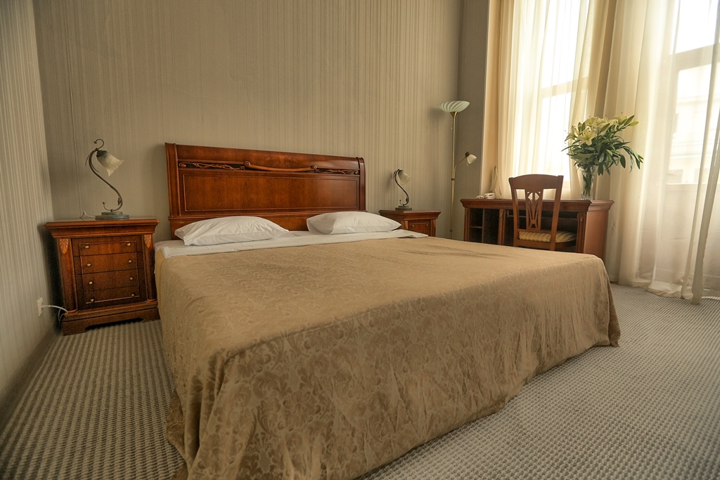 Гостиница рица находка. Ресторан гостиница рица. Рица отель 4*. Рица сухум абхазия. Сухум отель сан ремо.