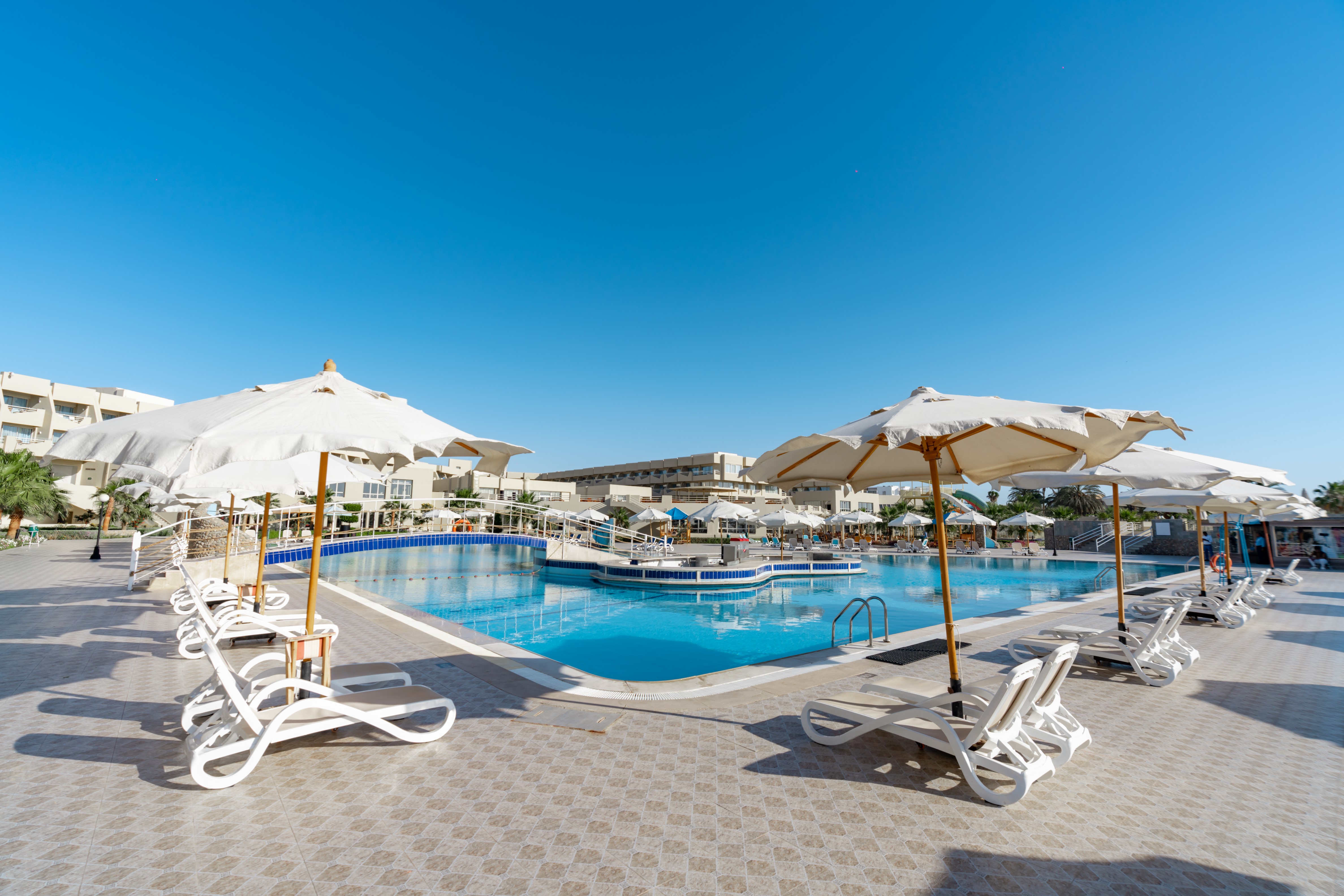 Kairaba aqua mondo abu soma resort 5. Aqua mondo Хургада Египет Kairaba Resort. Kairaba Aqua mondo Resort (ex. Aqua mondo Abu Soma Resort) 5*. Аква Мондо Хургада Египет Библио Глобус. Kairaba Aqua mondo Resort 5 Египет Хургада аниматоры.