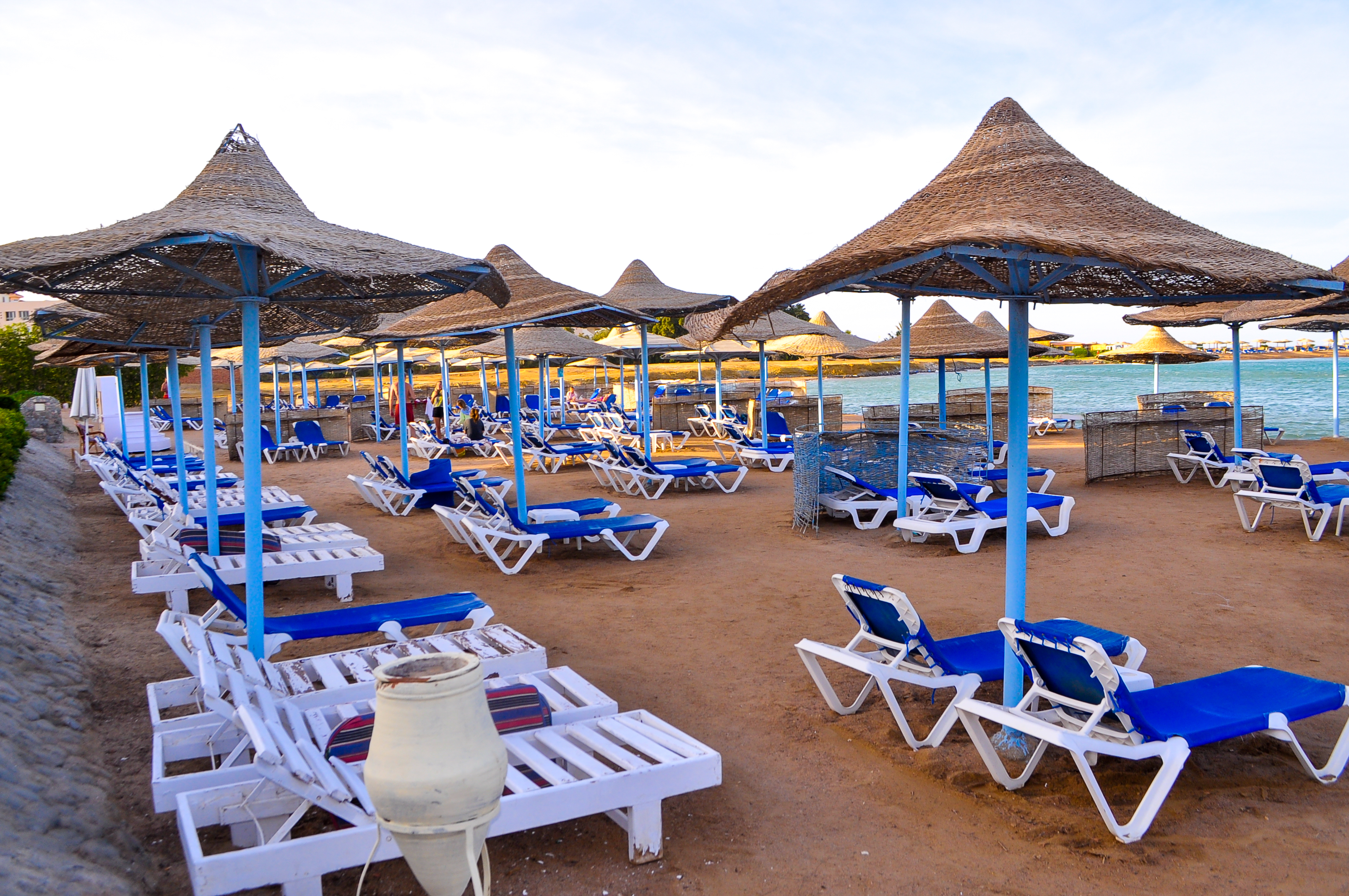 Magic beach отзывы. Magic Beach Hotel 4 Хургада. Le Zenith Тунис. Siva Grand Beach Хургада. Le Zenith 3*.