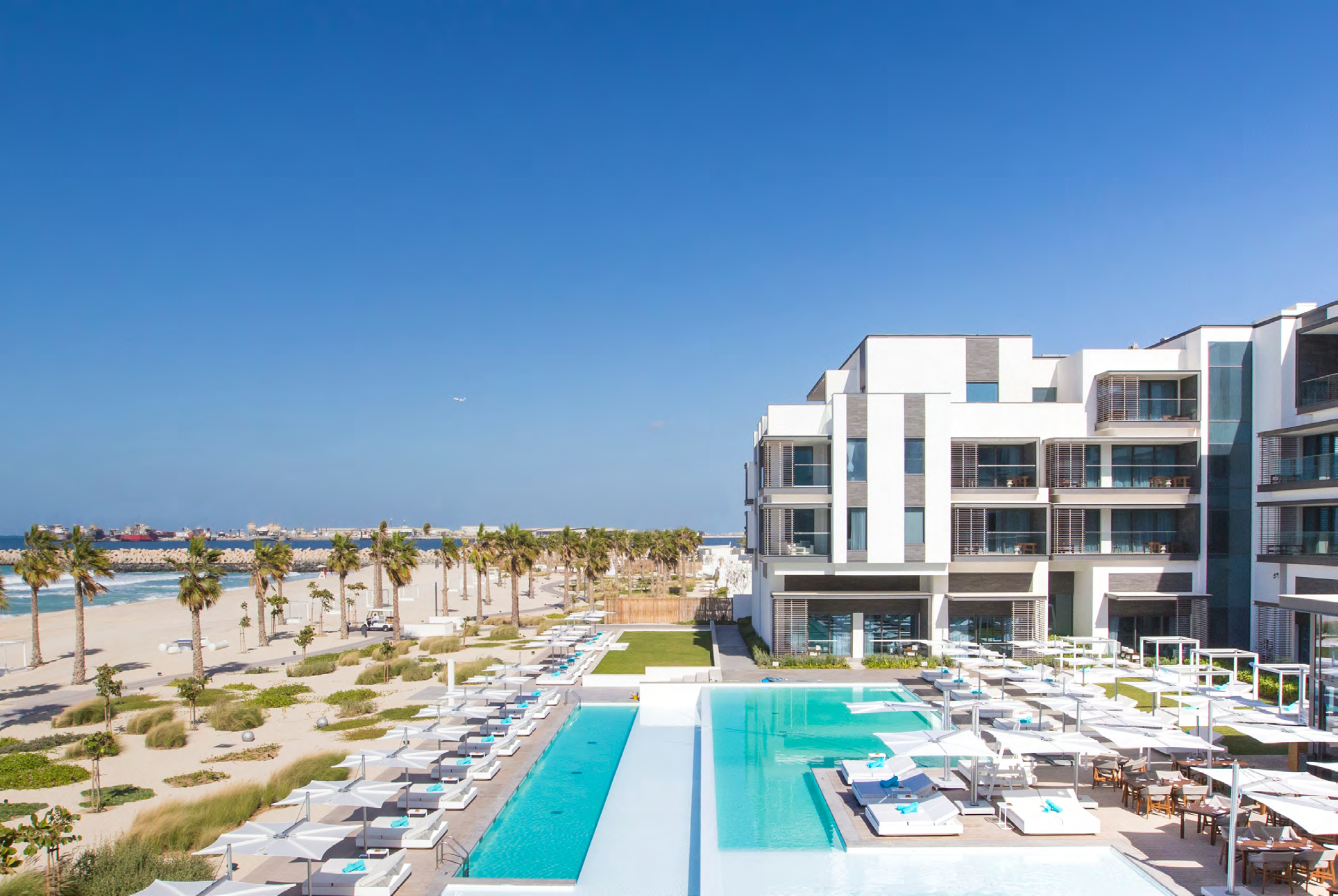 Beach resort дубай. Никки Бич Дубай. Nikki Beach Resort Spa Dubai. Nikki Beach Resort and Spa 5*. Пляж Никки Бич Дубай.