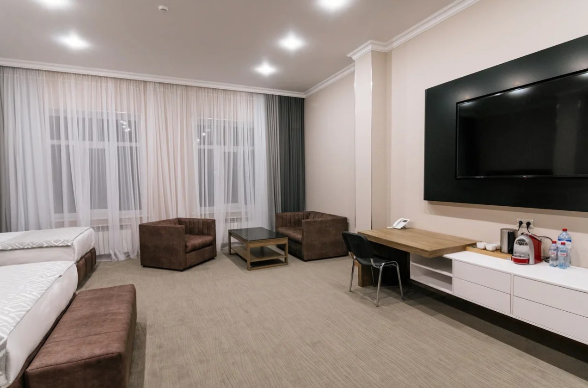 Central hotel пятигорск. Central City Hotel Пятигорск. Пятигорск централ Сити. Пятигорск гостиница централ Сити фото холла. Novel Hotel City Center.