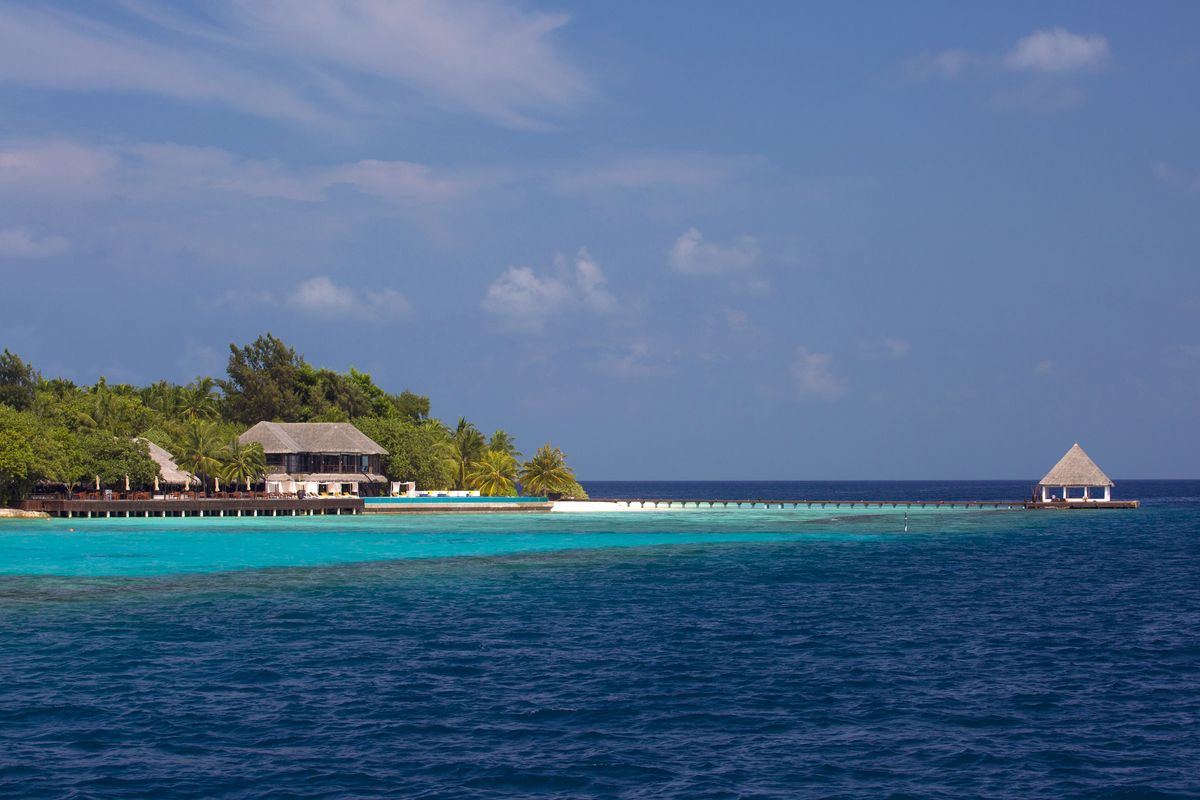 Coco bodu hithi 5. Северный Мале Атолл. Coco bodu Hithi Maldives. Coco bodu Hithi Мальдивы карта отеля. Трансфер из Мале на остров Северный Атолл.