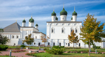 ancient-trinity-cathedral-on-territory-kremlin-astrakjan-s.jpg