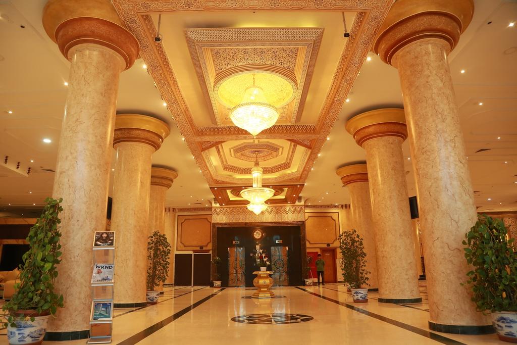 Crown palace hotel. Crown Palace Hotel Ajman 4 Аджман. Корона Палас 3*. Отель Crown Palace Москва. Мертвое море Crown Palace.