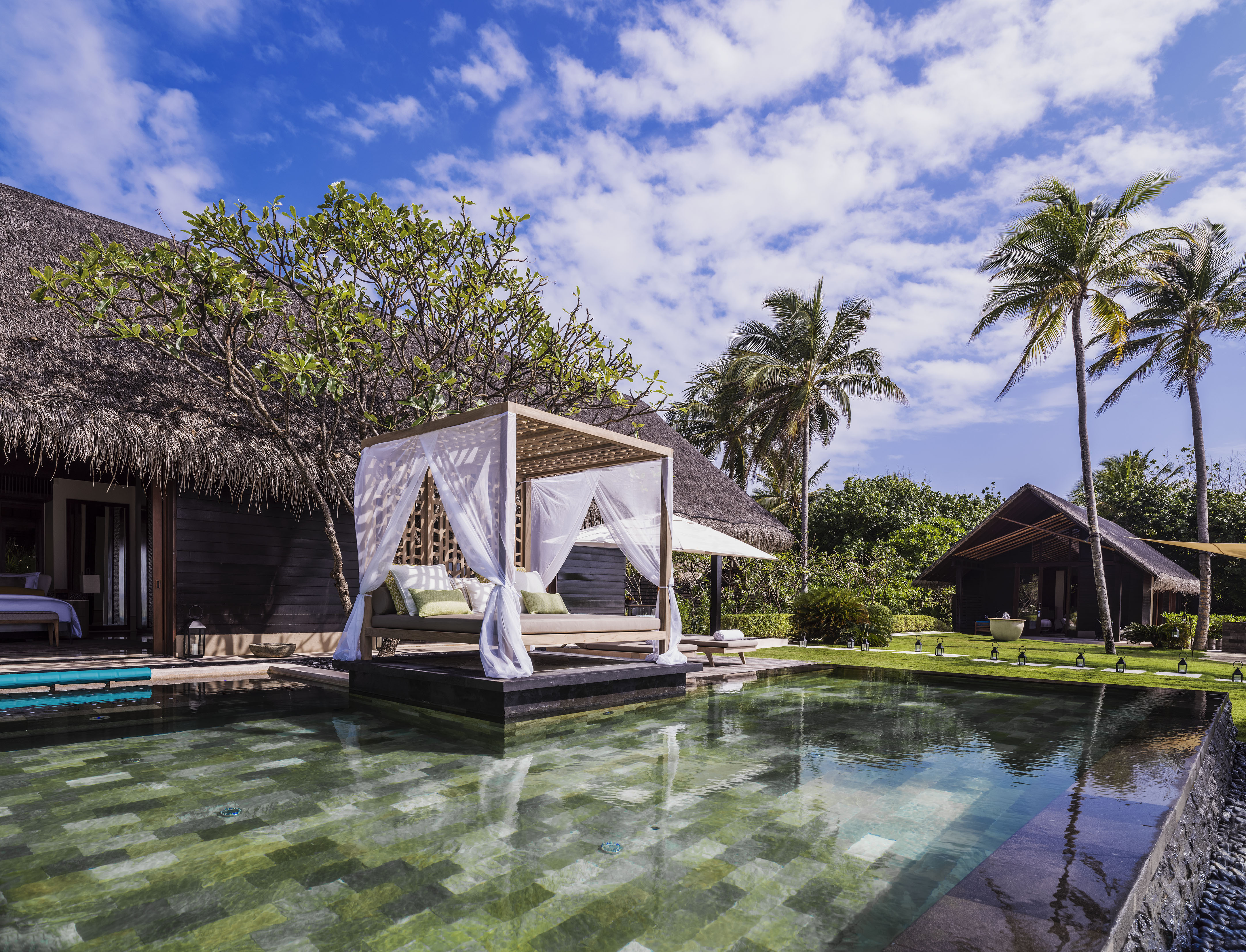 One and only 1. One & only Reethi Rah 5*. One only Reethi Rah Maldives 5. One & only Reethi Rah Maldives 5*Deluxe. One & only Reethi Rah 5* Deluxe (North male' Atoll).