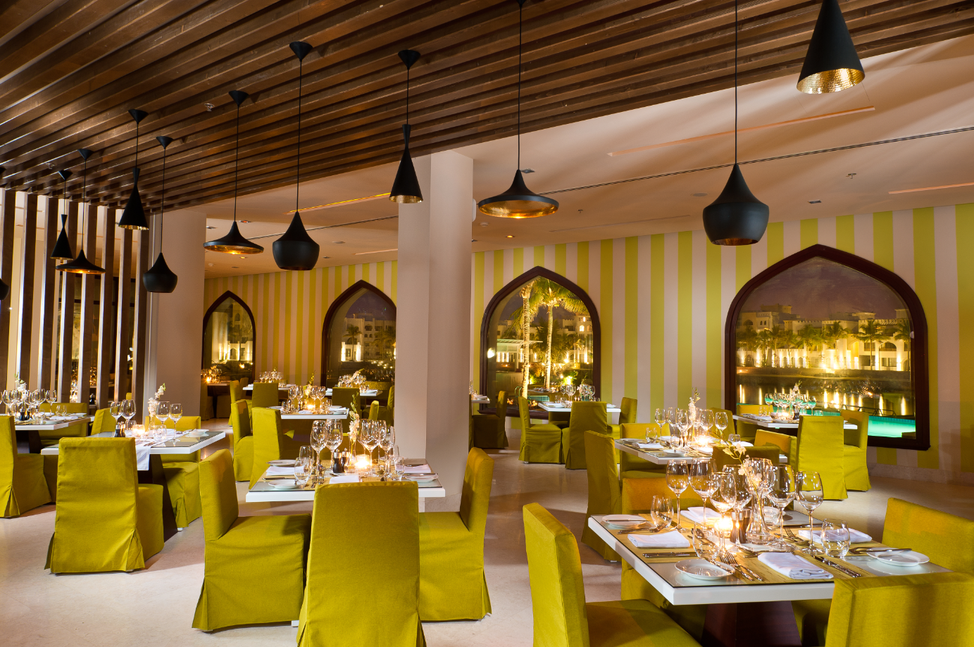 Ai dine around. Juweira Boutique 4*. Oman Restaurants.