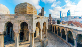 Баку - Старый Город на фоне Огненных башен