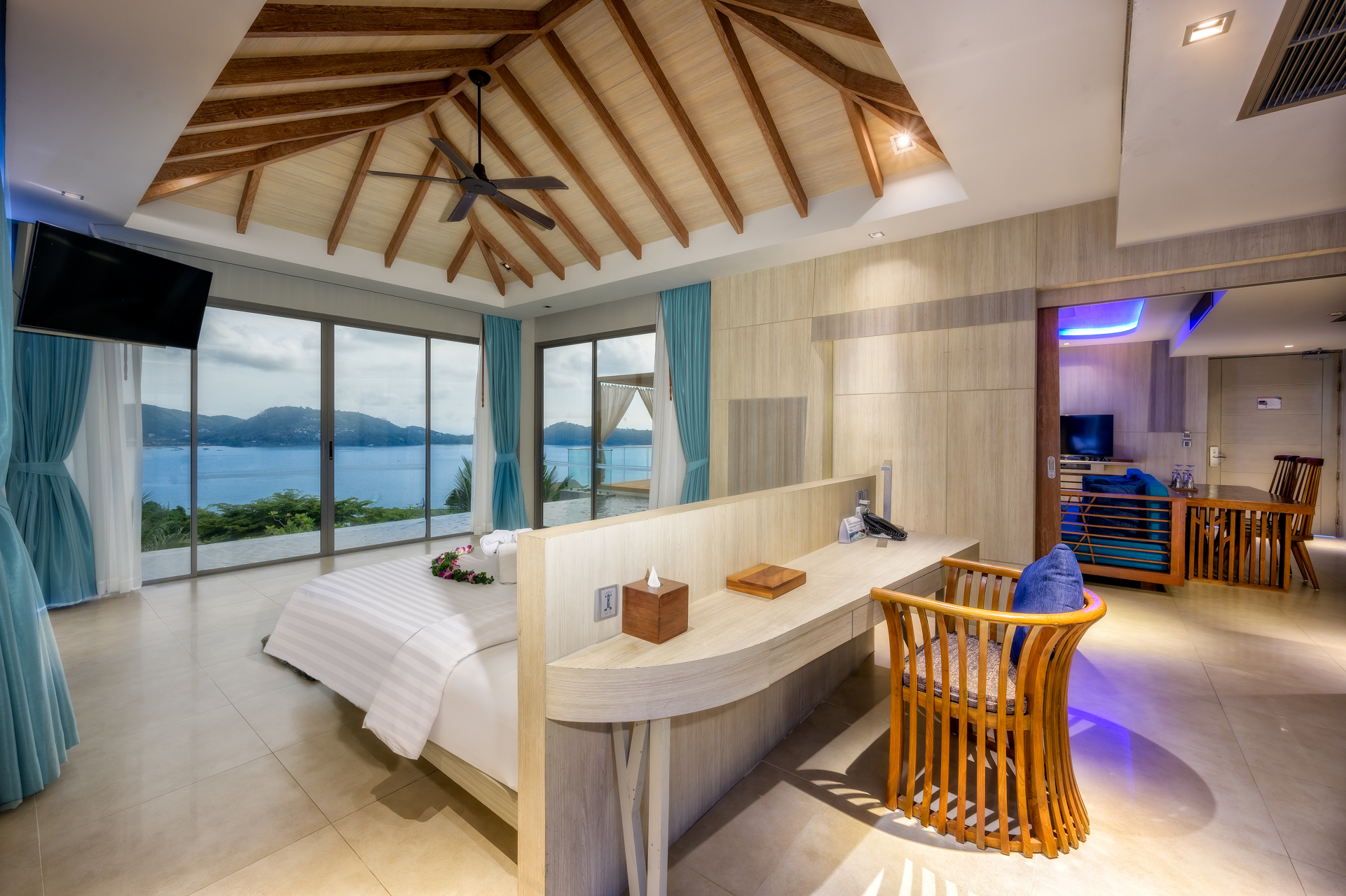 Патонг бассейн. Мовенпик лагуна пхукет. Пхукет номер с бассейном. Дома равай пхукет. My beach resort phuket.